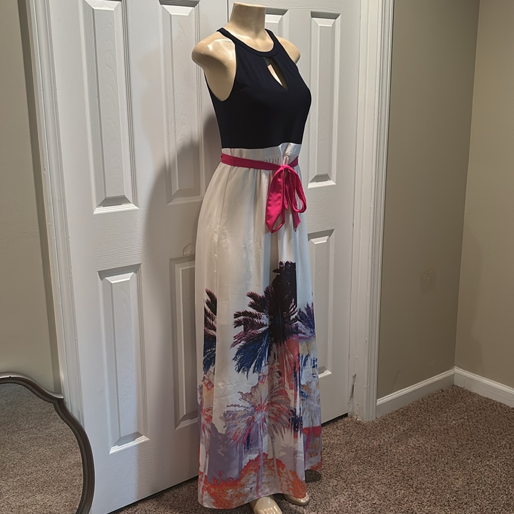 Vince Camuto- Halter Neck Maxi Dress Sleeveless size 6 - Picture 4 of 7